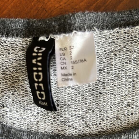 H & M Divided Size 2 Gray Jewel Embellished Knit Top Pullover Y2K - Picture 5 of 9